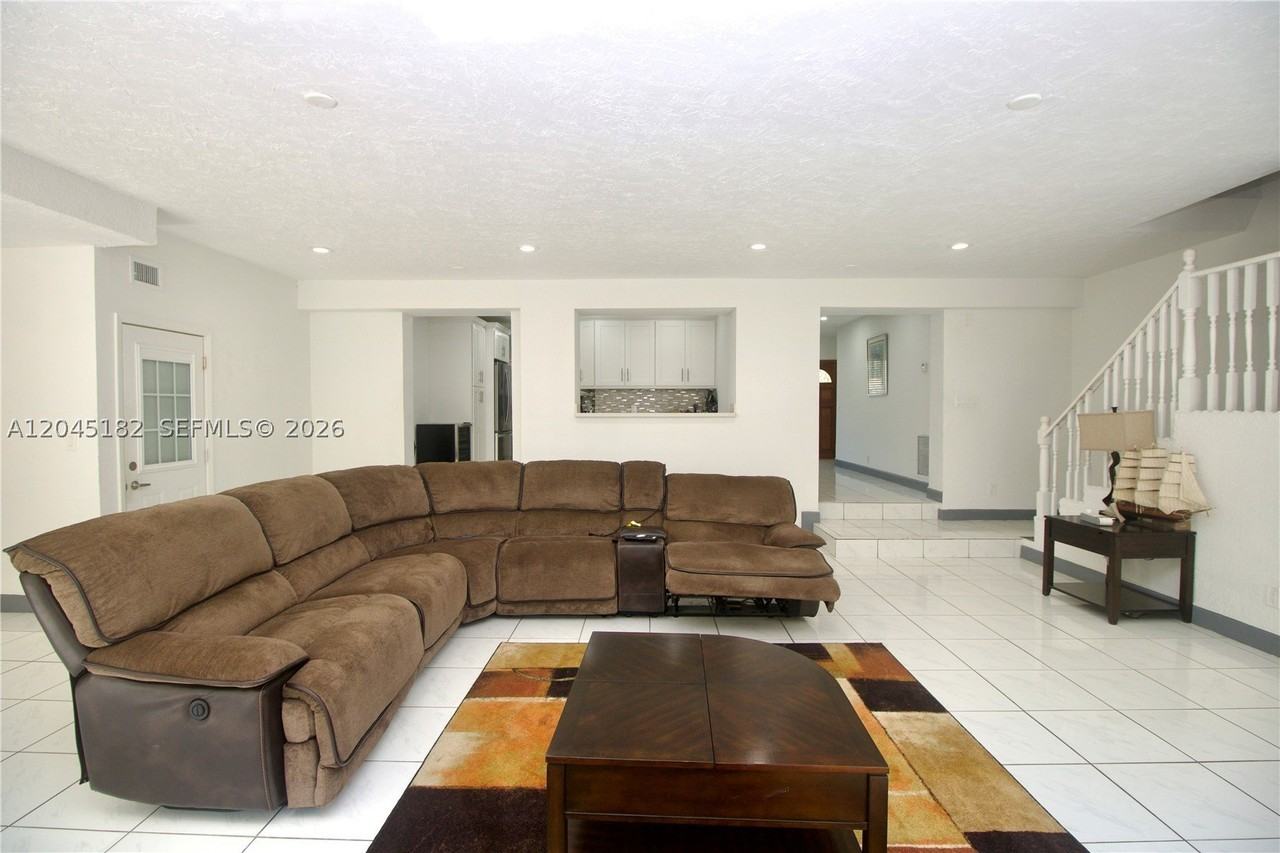 14431 Nw 15th Dr - Photo 3 of 33