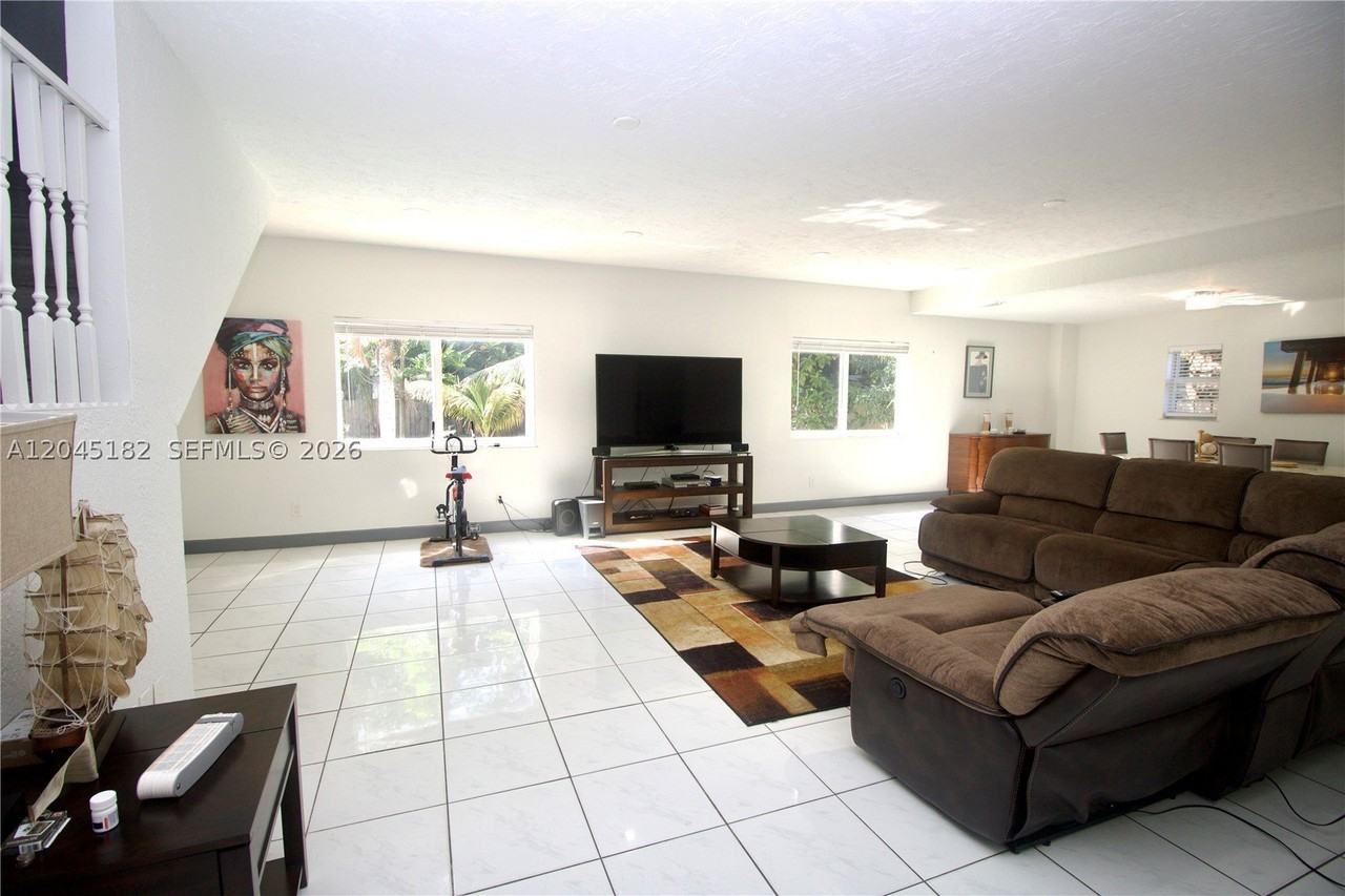 14431 Nw 15th Dr - Photo 5 of 33