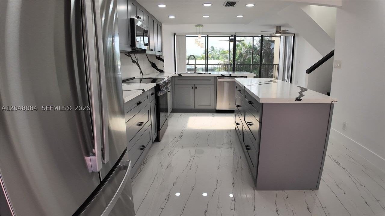 2801 Sw 87th Ave #1009 - Photo 3 of 32