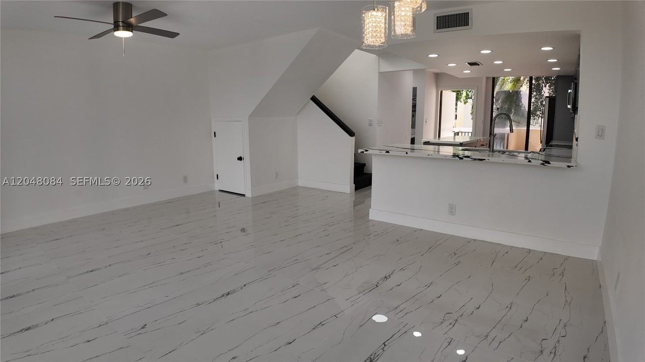 2801 Sw 87th Ave #1009 - Photo 7 of 32
