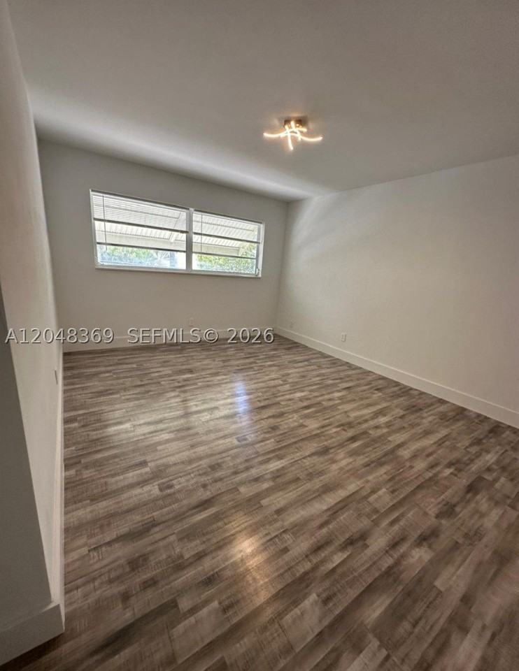 1722 Mayo St #207 - Photo 5 of 11