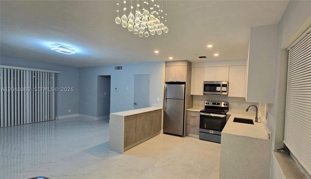 1722 Mayo St #207 - Photo 7 of 11