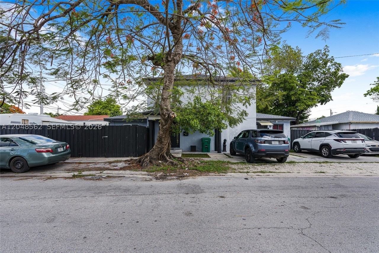 2275 Nw 30th St #0 - Photo 3 of 27