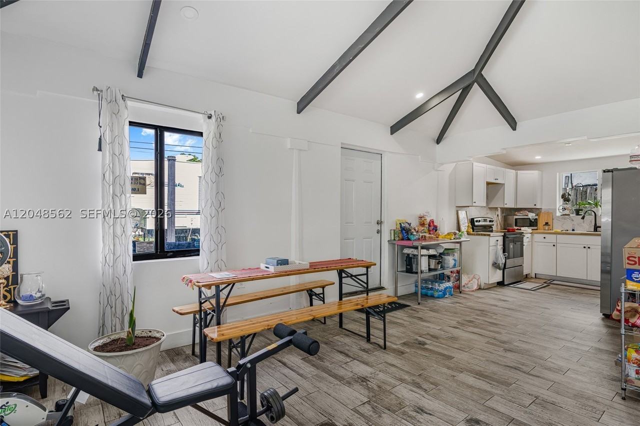 2275 Nw 30th St #0 - Photo 7 of 27