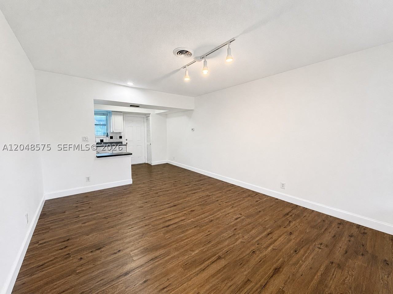 117 Ne 30th Ct #2 - Photo 5 of 15