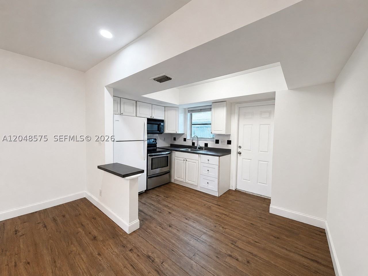117 Ne 30th Ct #2 - Photo 6 of 15