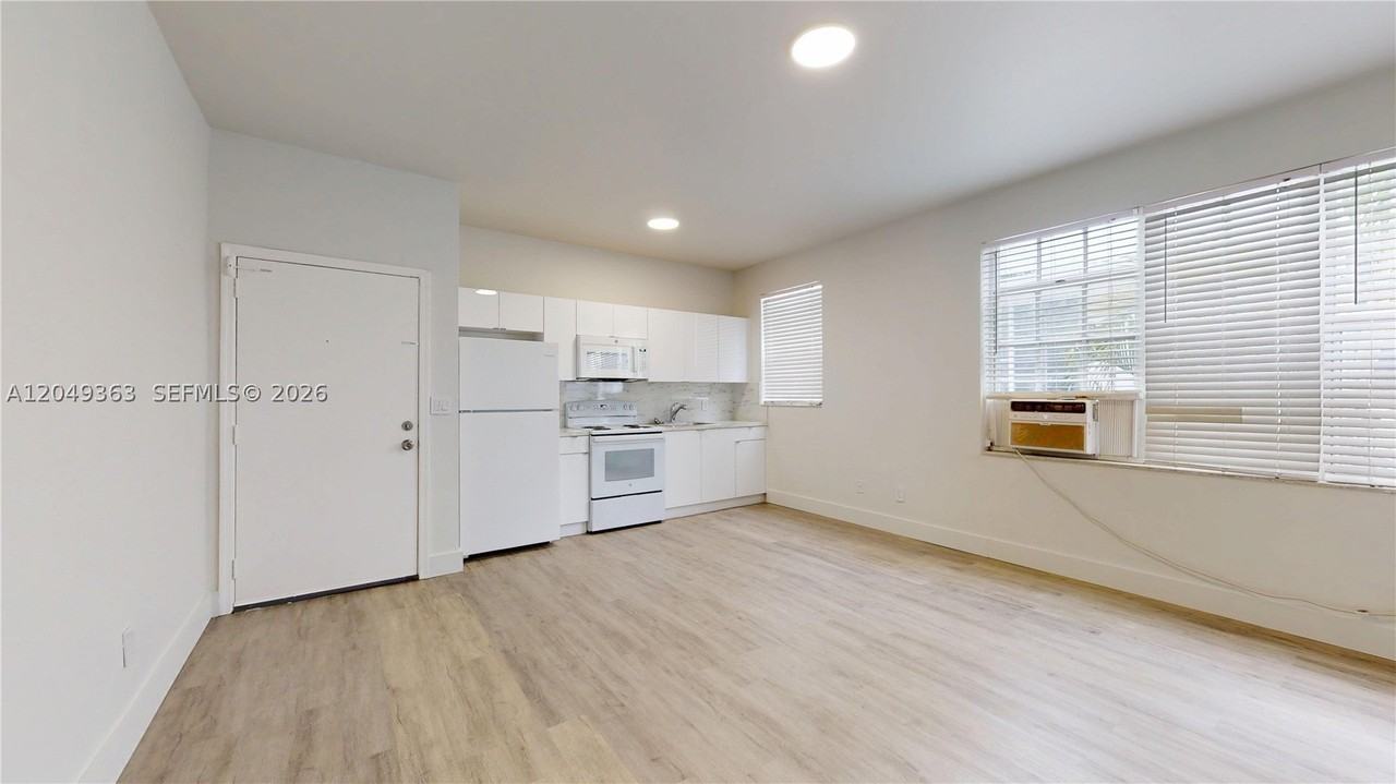 828 Pennsylvania Ave #7 - Photo 2 of 17
