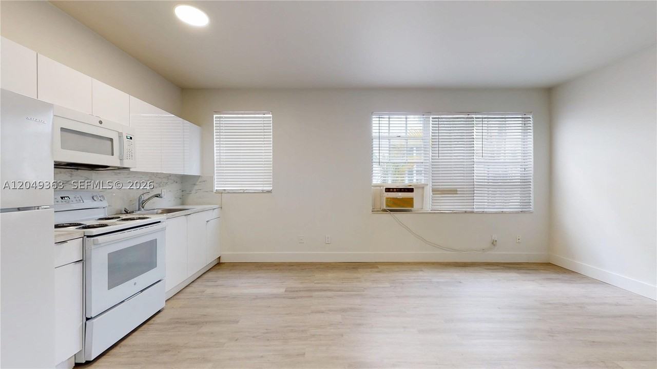 828 Pennsylvania Ave #7 - Photo 4 of 17