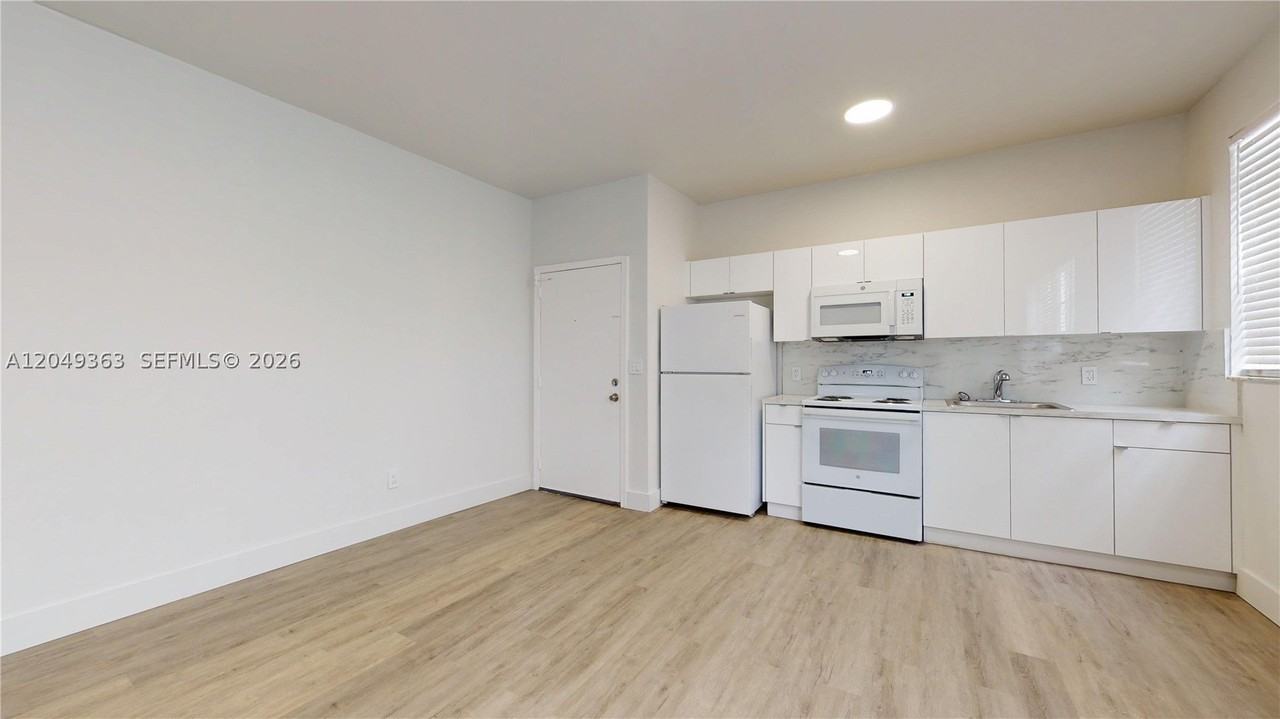 828 Pennsylvania Ave #7 - Photo 5 of 17