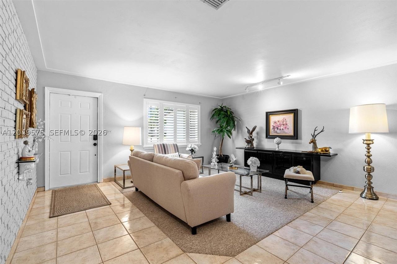 9075 Sw 48th Ter #0 - Photo 5 of 35