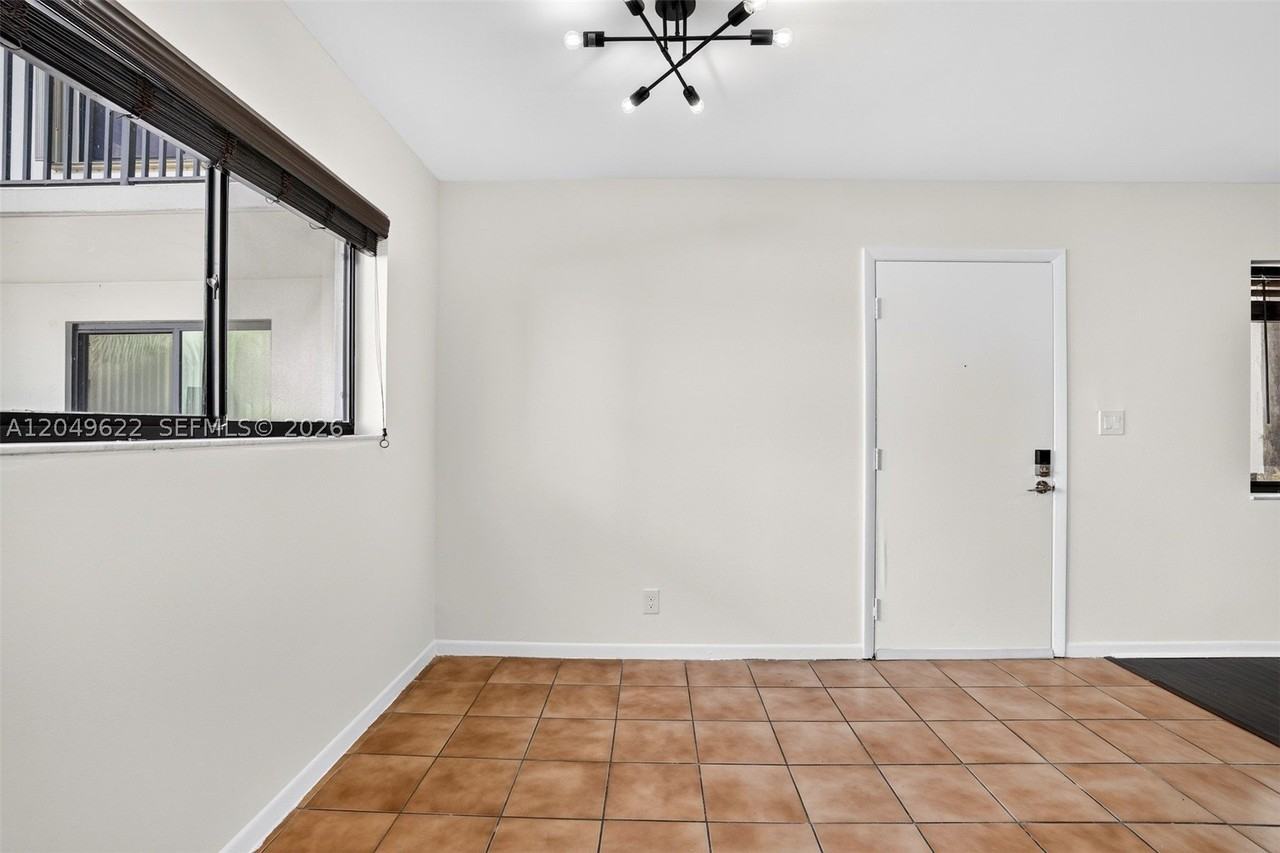 9920 Nw 68th Pl #110 - Photo 3 of 38