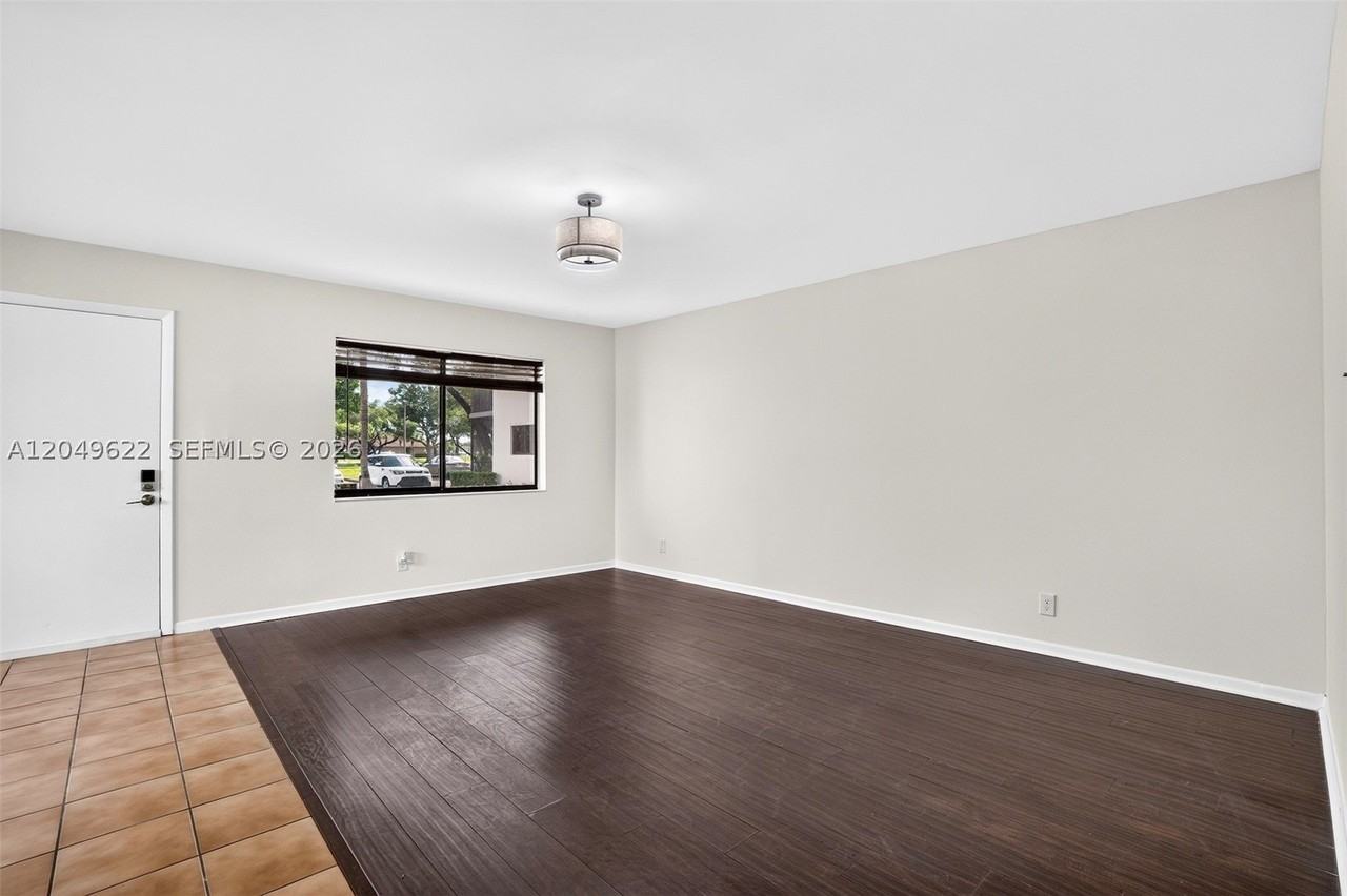 9920 Nw 68th Pl #110 - Photo 4 of 38