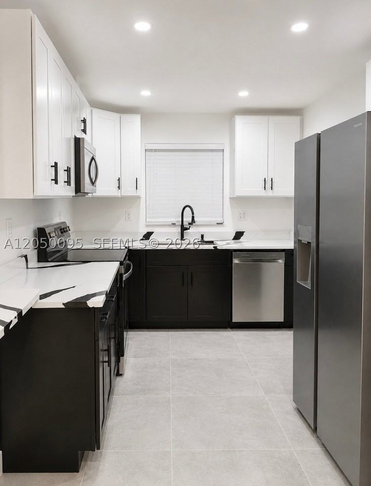 1039 Ne 17th Ave - Photo 4 of 11