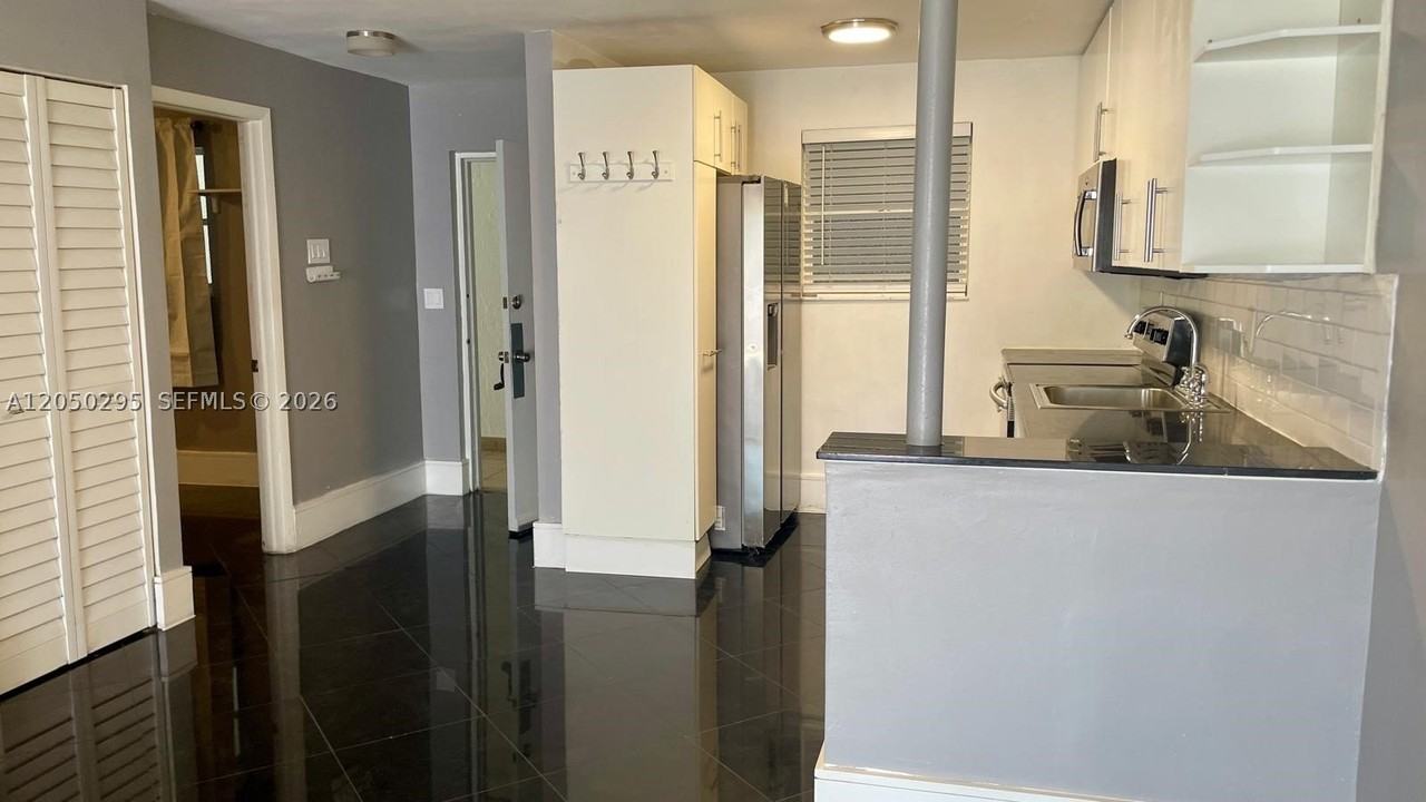 3944 Ne 167th St #106 - Photo 5 of 10