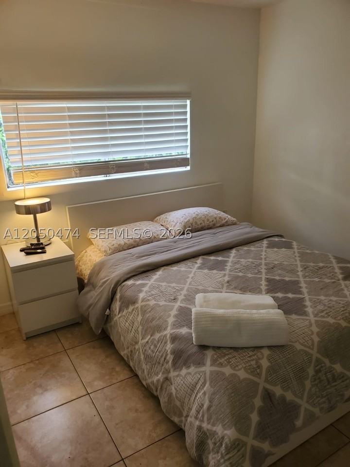 13101 Sw 14th St #1 - Photo 5 of 12