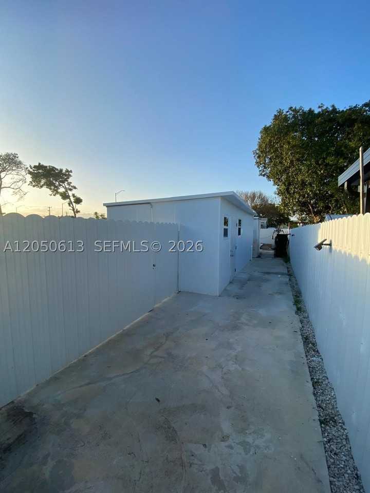 3501 Nw 182nd St #1 - Photo 5 of 17