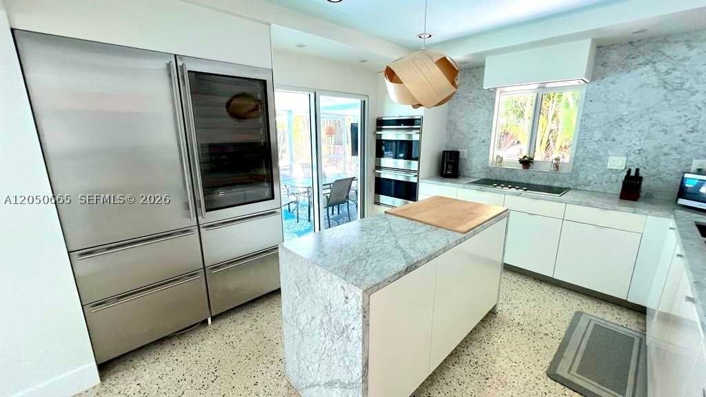 262 Bombay Ave - Photo 4 of 21