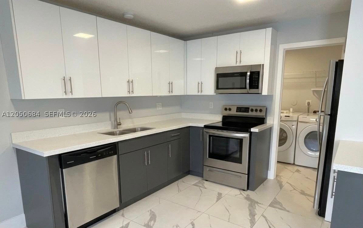 1370 Nw 3rd St - Photo 2 of 38