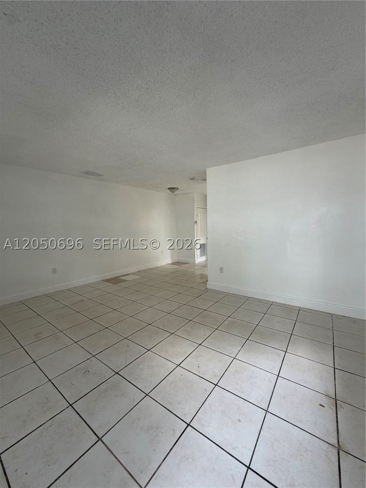 760 Ne 131st St #760 - Photo 4 of 14