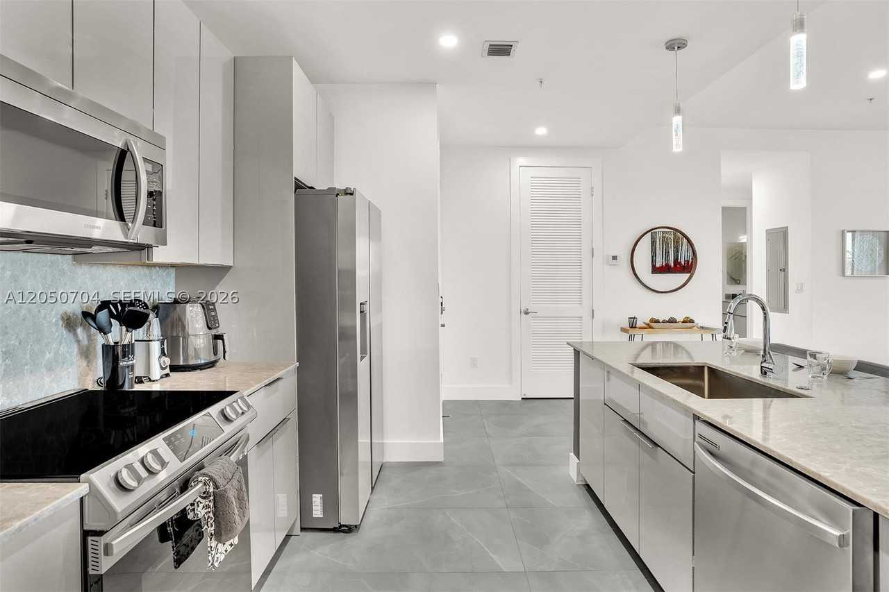 2100 Miami Rd #303 - Photo 5 of 44
