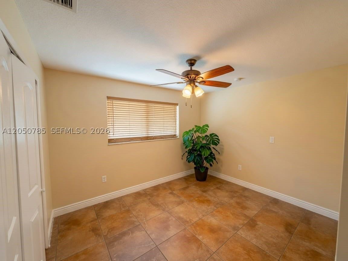 2633 Nw 9th Ave #1-2 - Photo 6 of 8