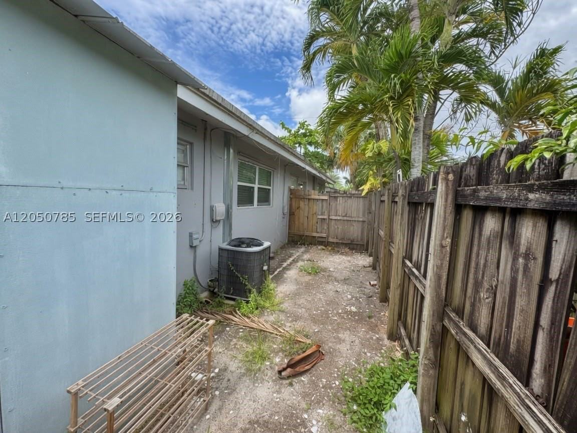 2633 Nw 9th Ave #1-2 - Photo 7 of 8