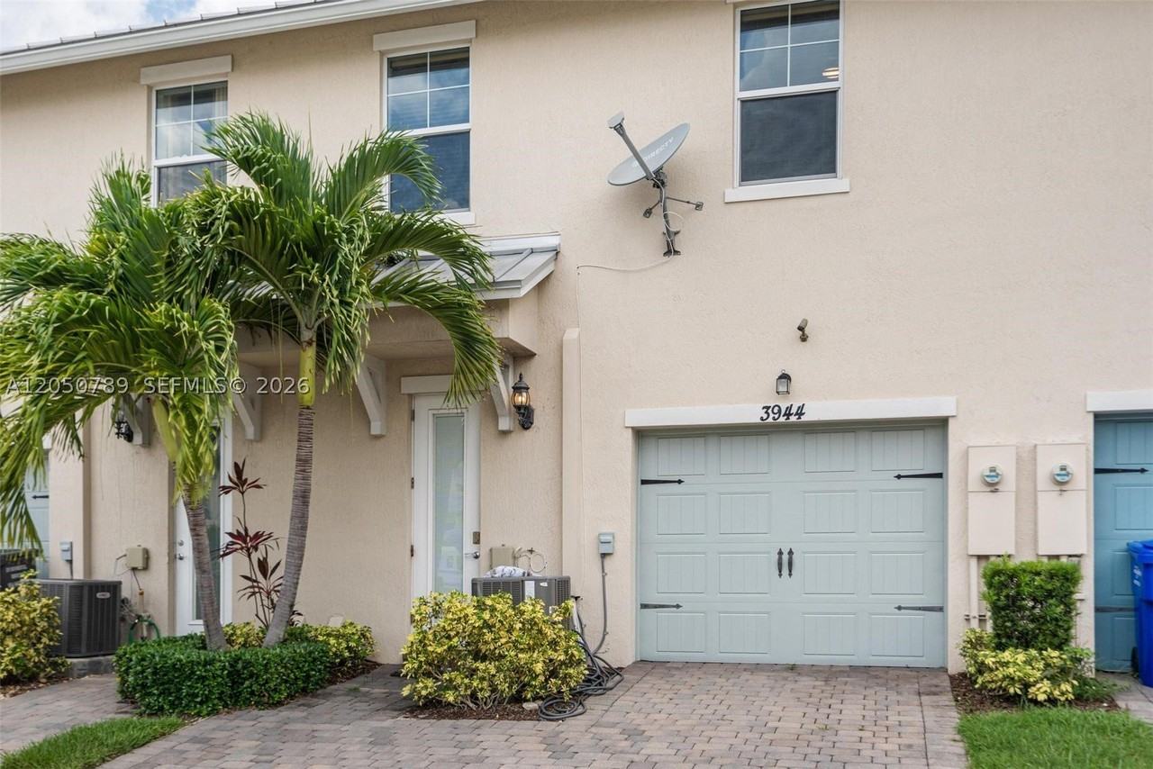 3944 Poinciana Ln #3944 - Photo 6 of 30
