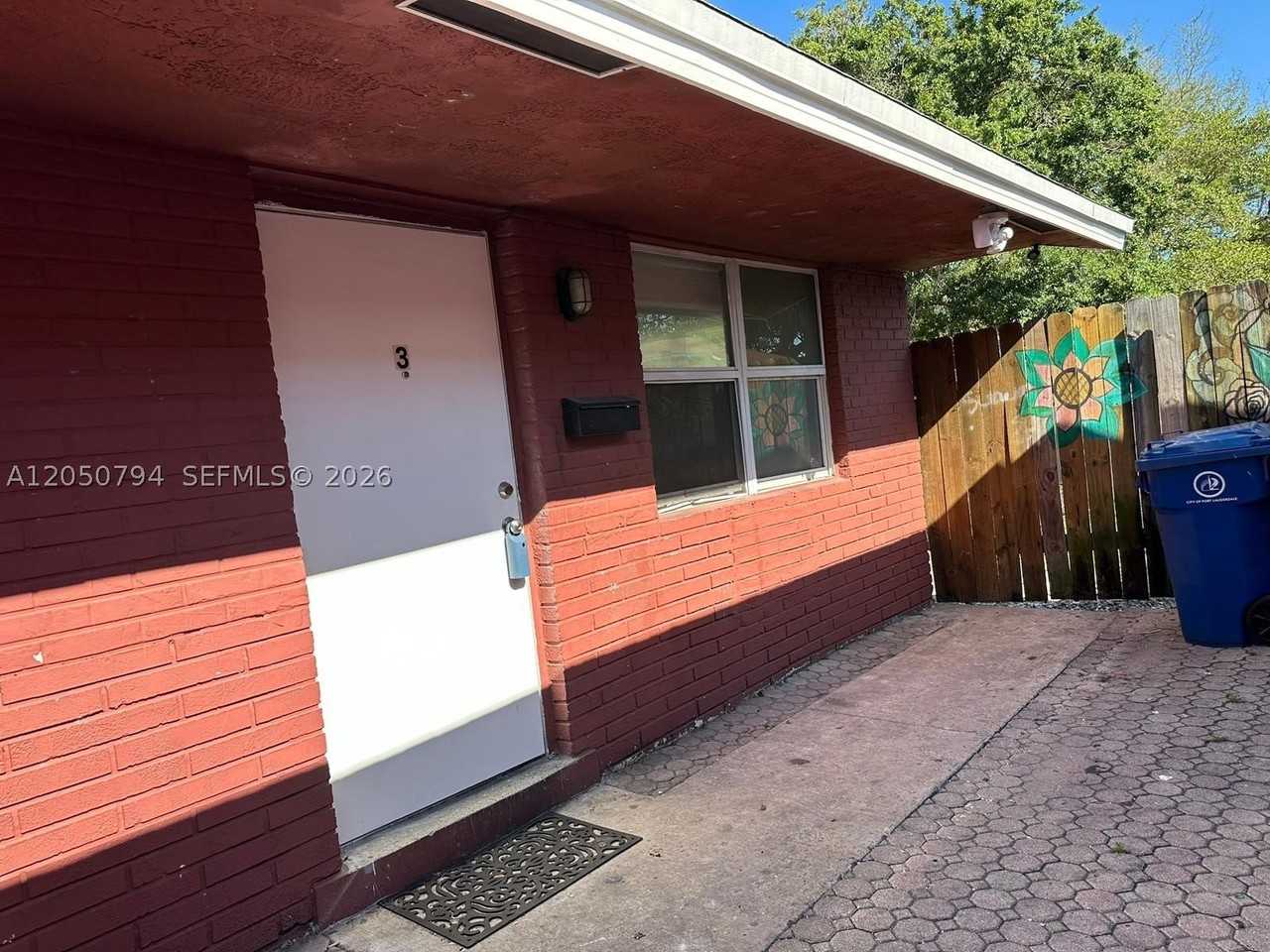623 Nw 9th Ave #3 - Photo 4 of 14