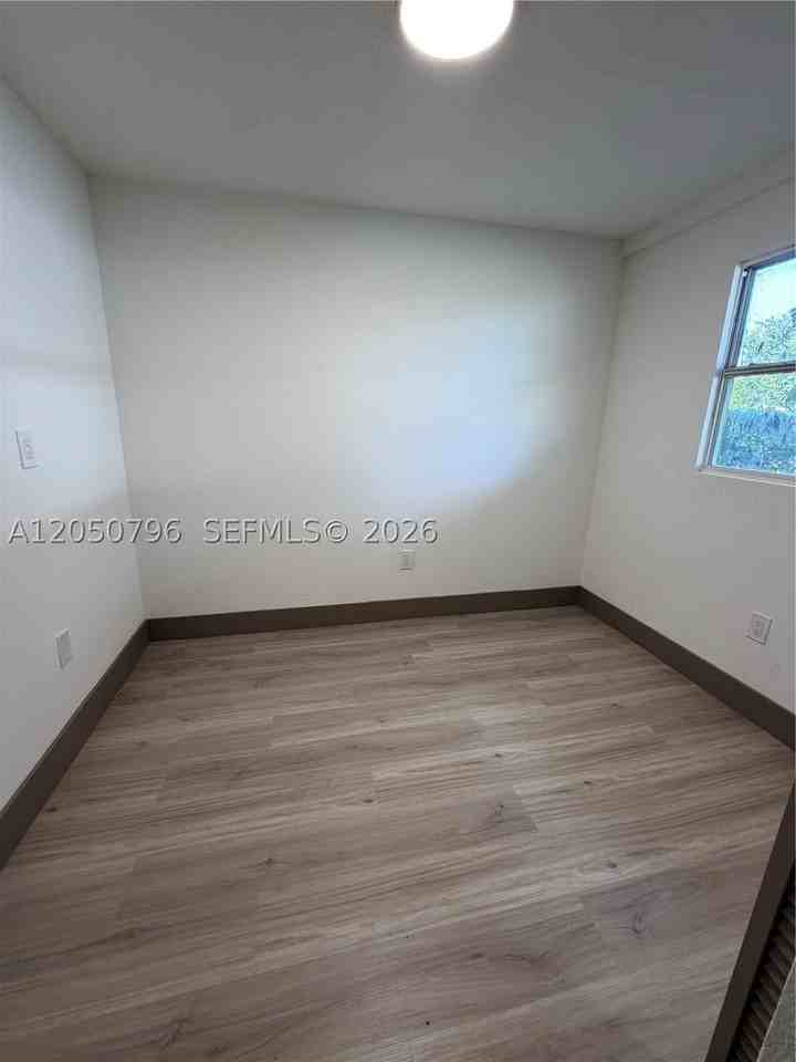 2145 Nw 33rd St #1 - Photo 6 of 8