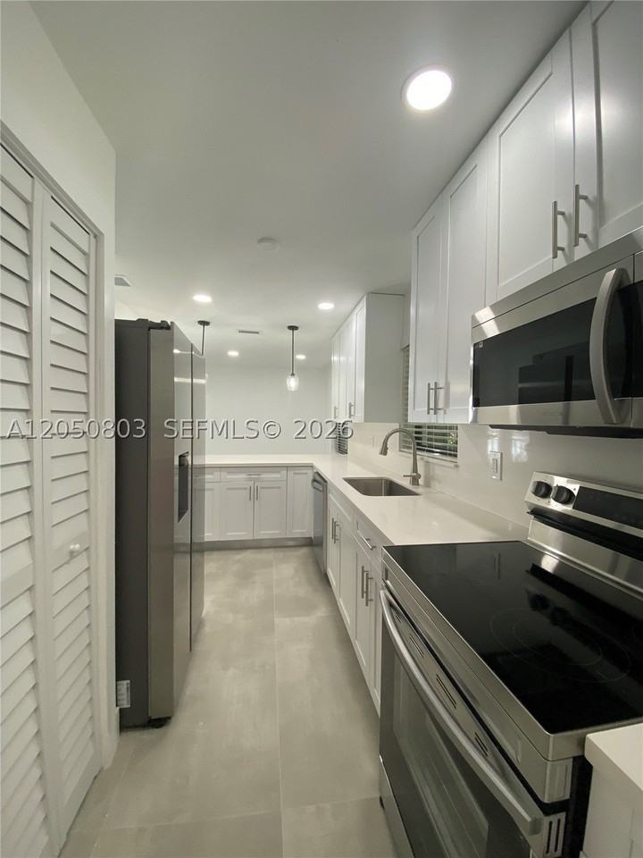 3626 Sw 16th St #3626 - Photo 5 of 23