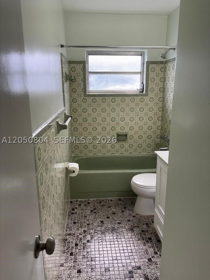10481 Sw 26th Ter #0 - Photo 7 of 20