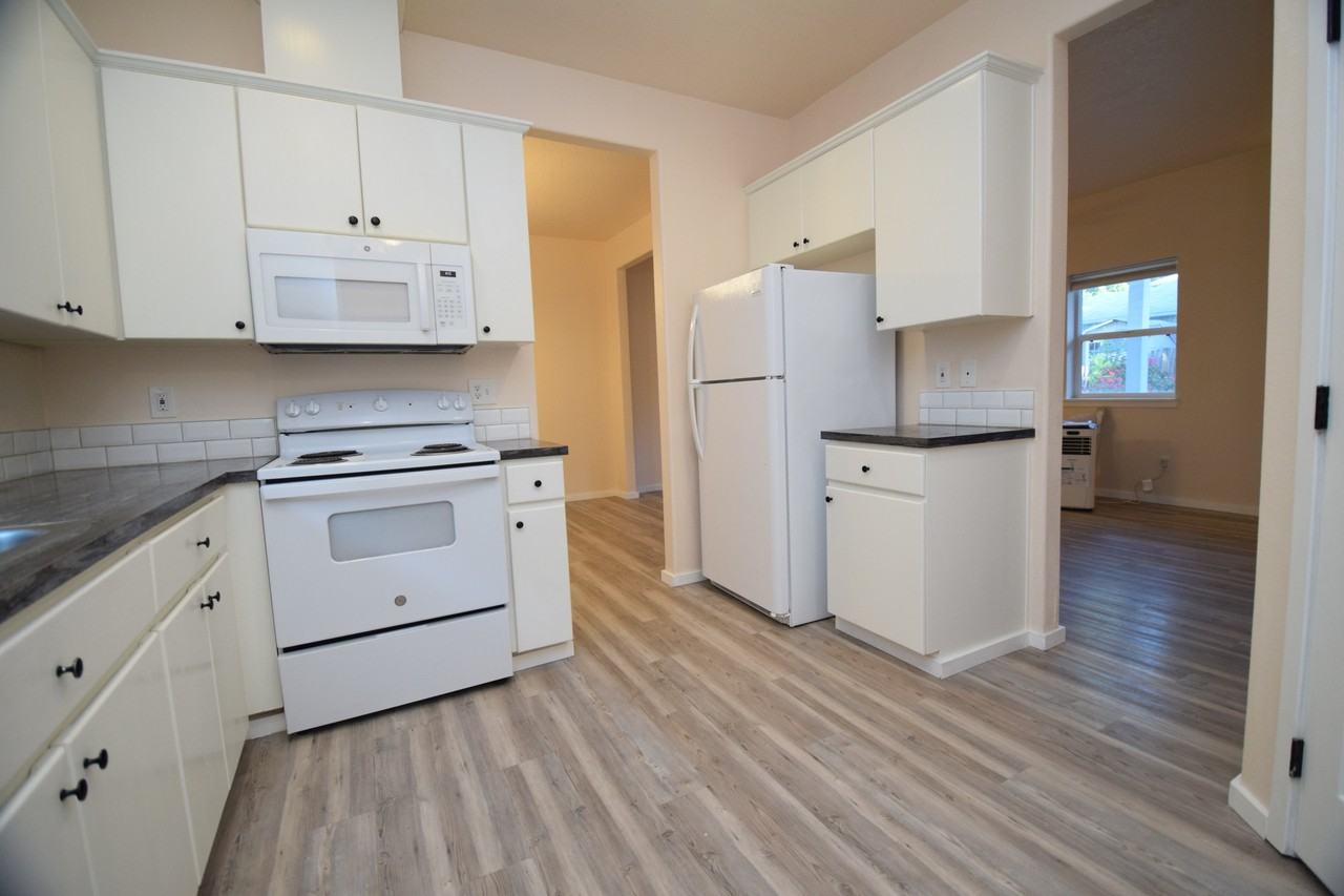 18528 Sw Mcclarey Dr #1 - Photo 4 of 34