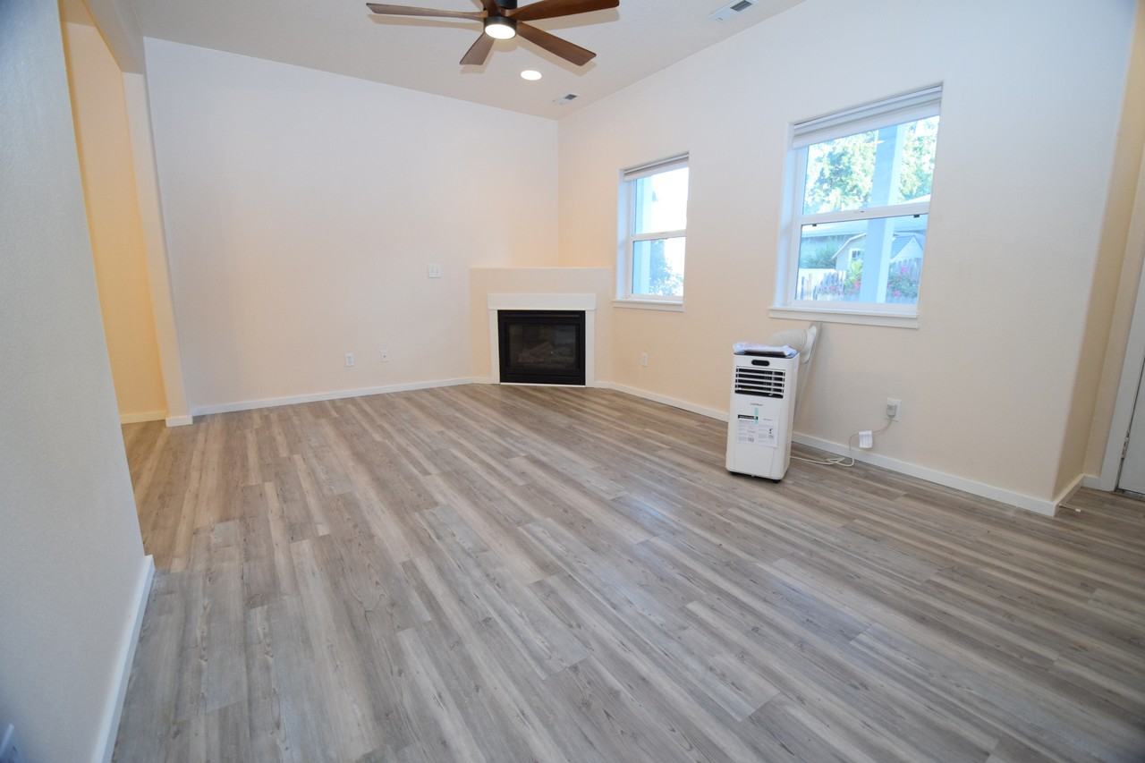18528 Sw Mcclarey Dr #1 - Photo 7 of 34