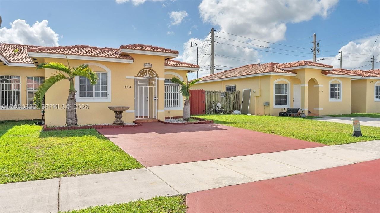 12266 Sw 215th Ter #1 - Photo 4 of 27