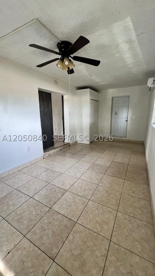 1742 Nw 29th Way #1742 - Photo 5 of 11