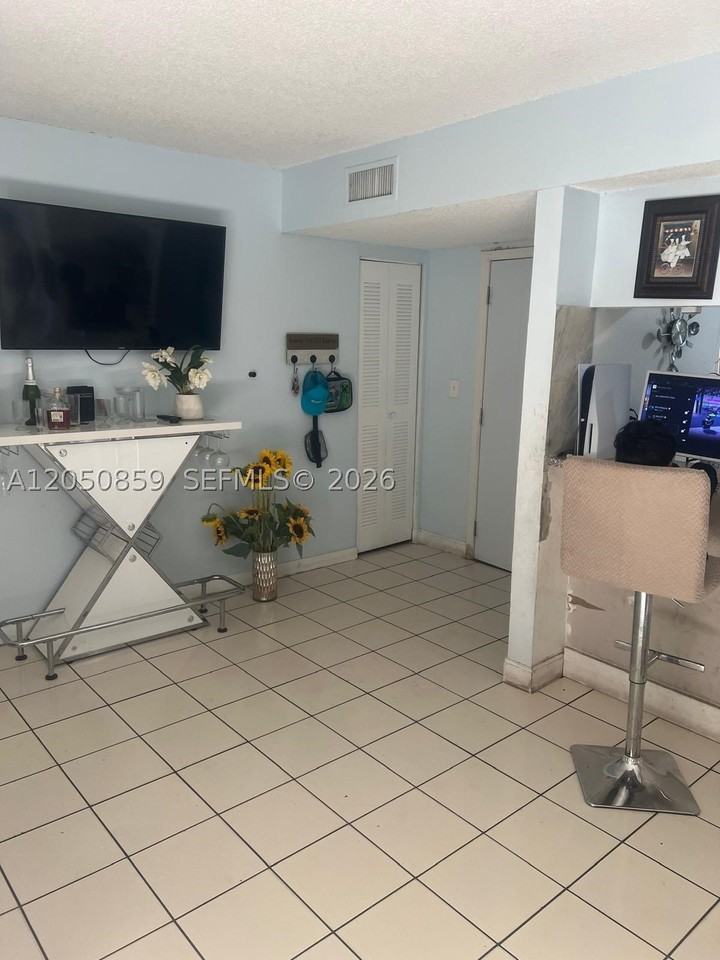 590 Nw 114th Ave #101 - Photo 3 of 43