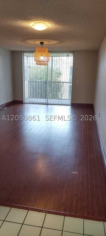 8215 Lake Dr #505 - Photo 4 of 23