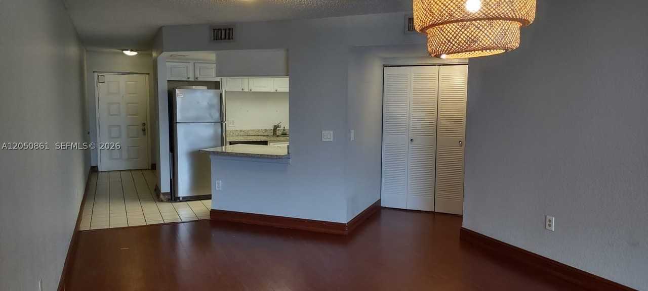 8215 Lake Dr #505 - Photo 6 of 23