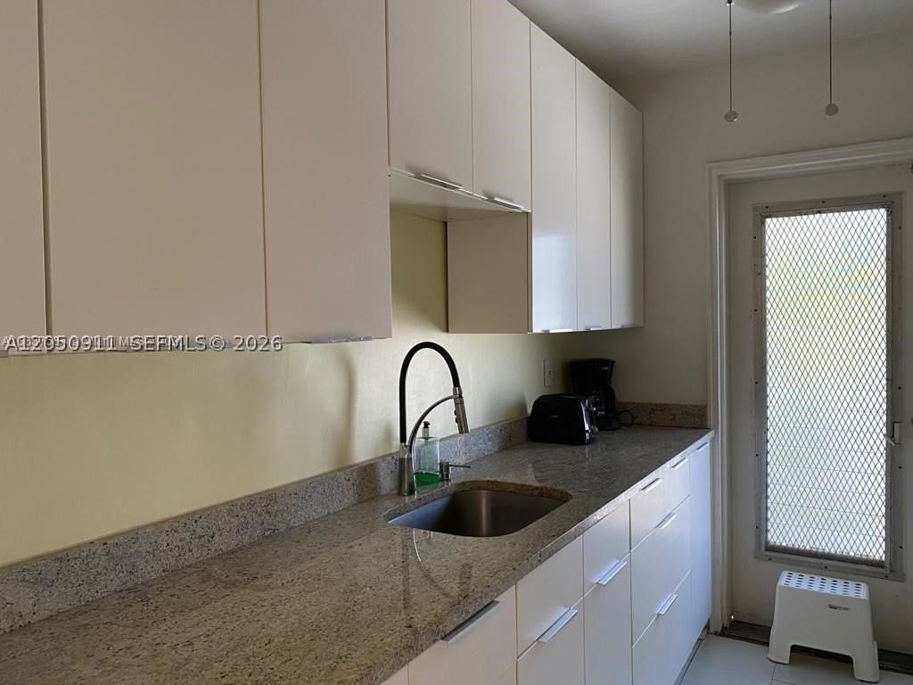 7935 Carlyle Ave #10 - Photo 3 of 10