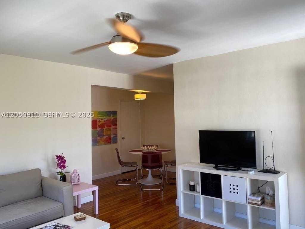 7935 Carlyle Ave #10 - Photo 5 of 10