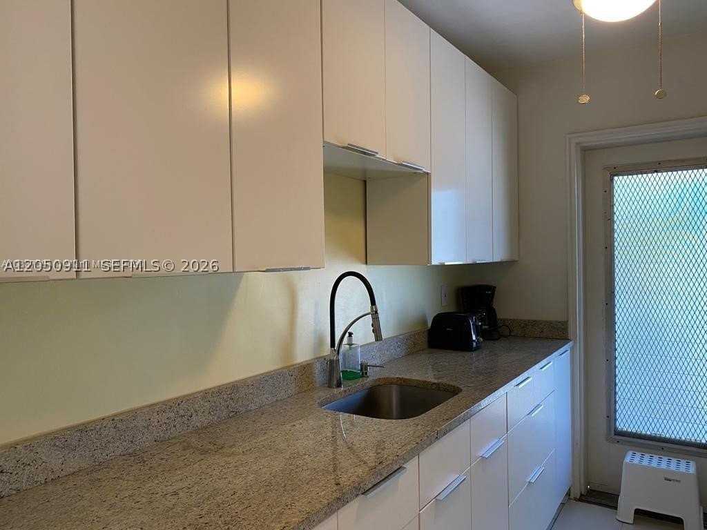 7935 Carlyle Ave #10 - Photo 6 of 10