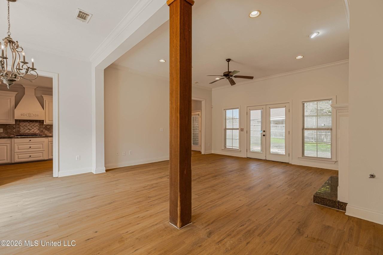 153 Hartfield Dr - Photo 7 of 41