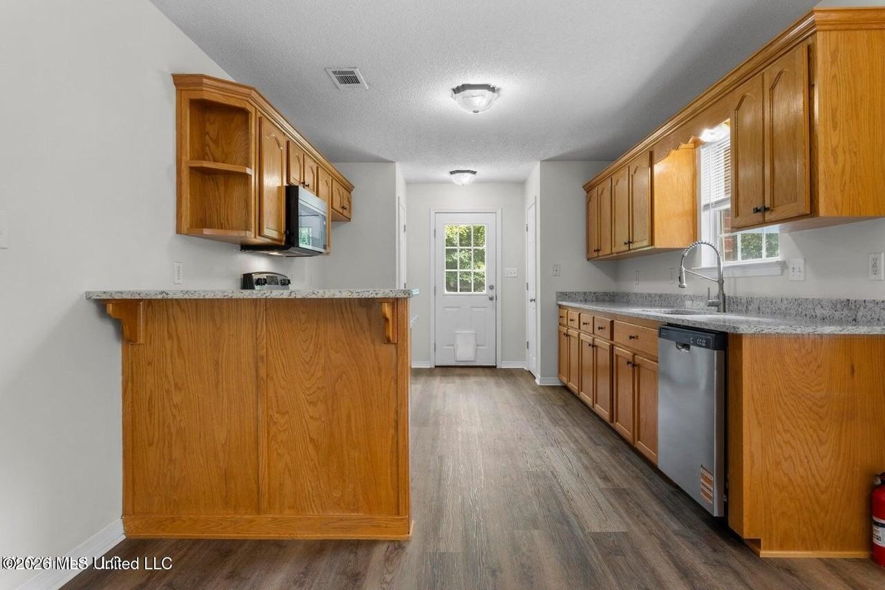 8909 Mermaid Ave - Photo 7 of 15