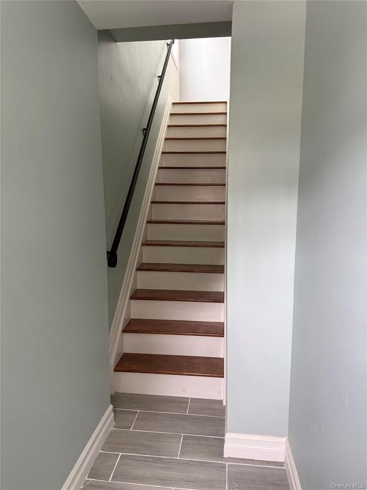 10439 210th St - Photo 4 of 18