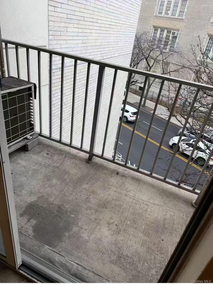 3520 Union St - Photo 6 of 9