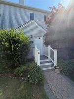 featured image of 6 Cornell Pl