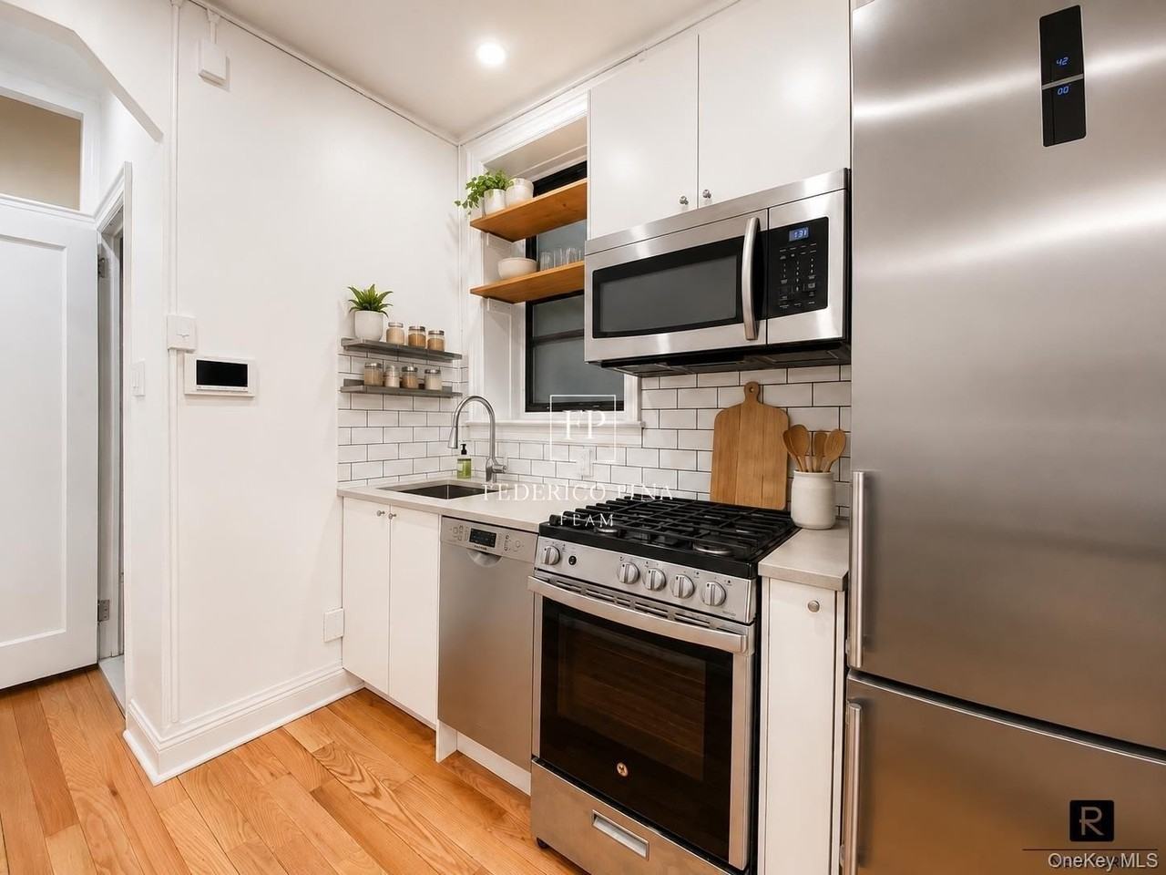 100 Suffolk St #4A - Photo 4 of 5