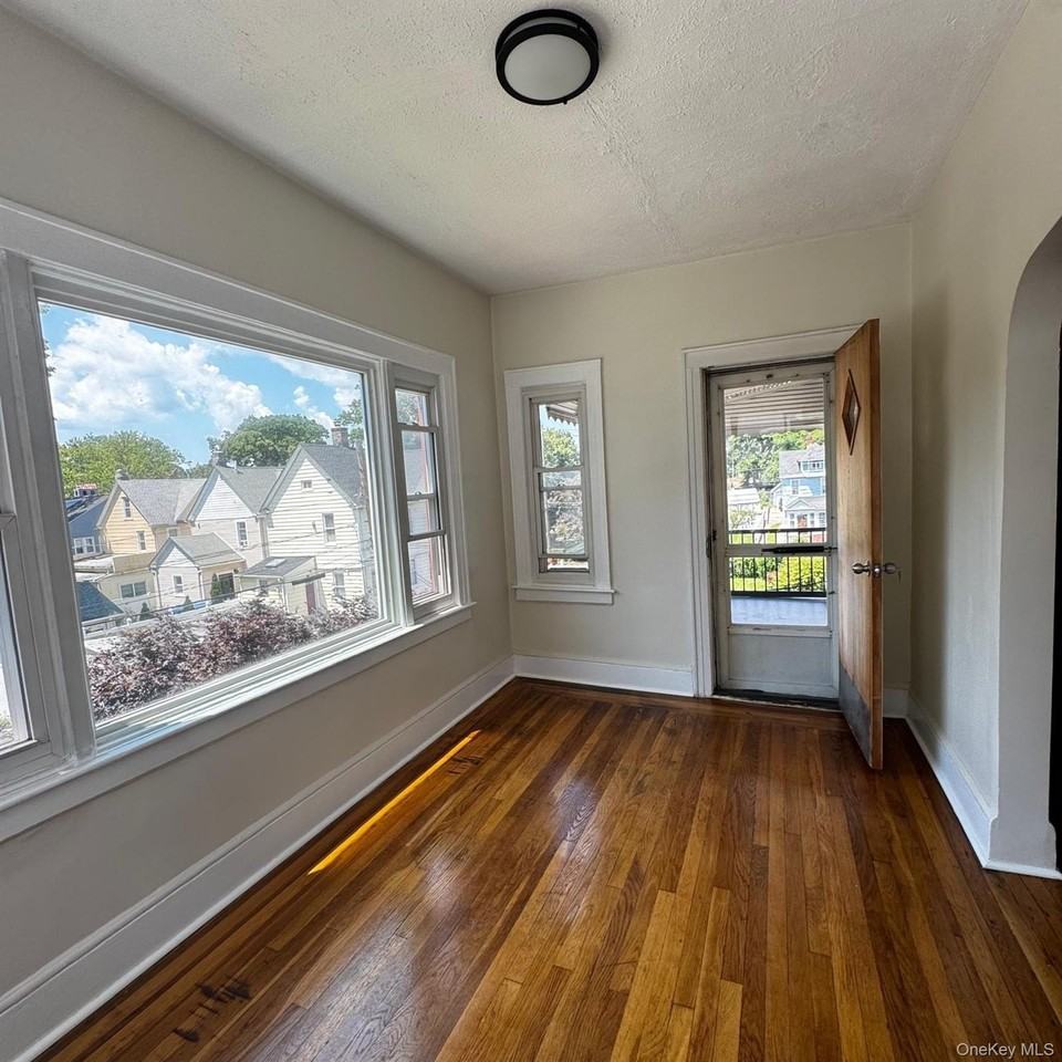 247 Nuber Ave #2