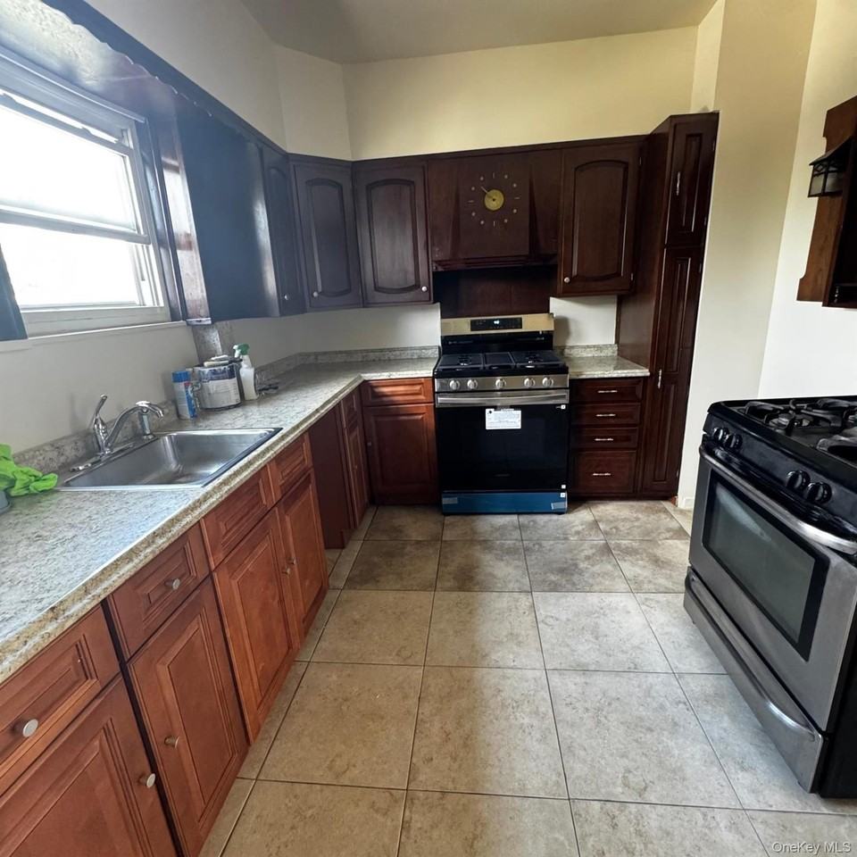 247 Nuber Ave #2 - Photo 4 of 11