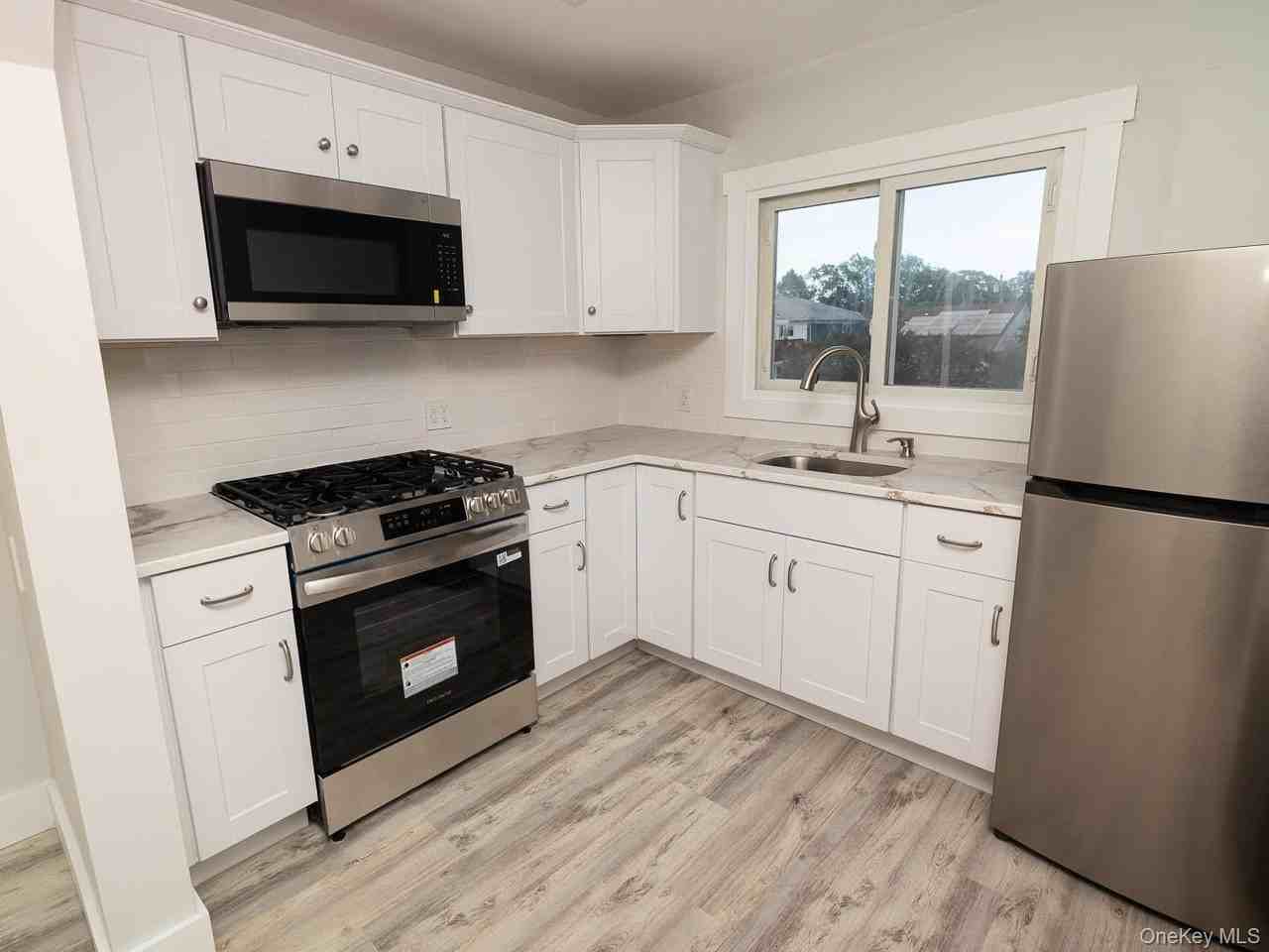 47 Wood St #2ndFL - Photo 4 of 16